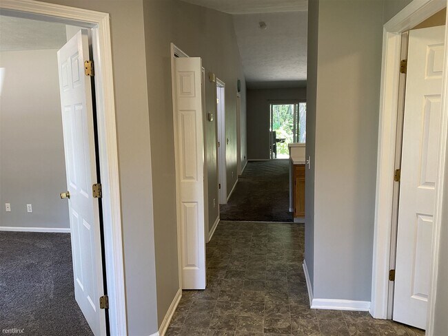 Foto del edificio - 2 br, 2 bath House - 4250 Peak Ln NE 4250 ...