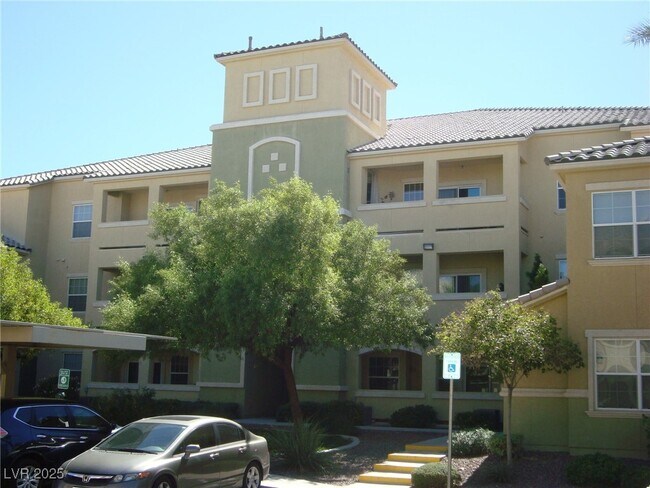 Foto del edificio - 8777 W Maule Ave