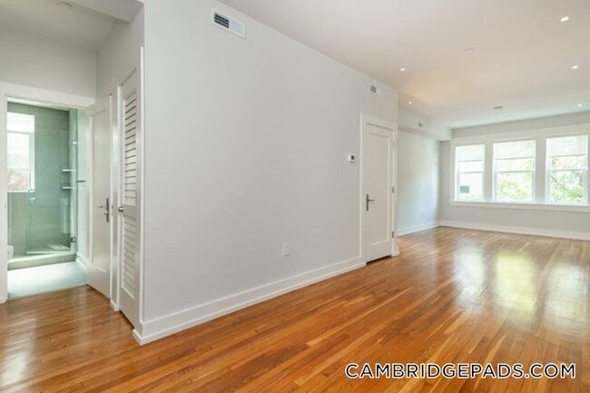 Building Photo - 16A Forest St.