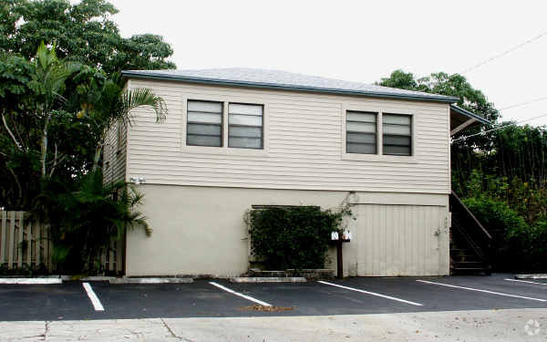 Foto principal - 3015 Poinsettia Ave
