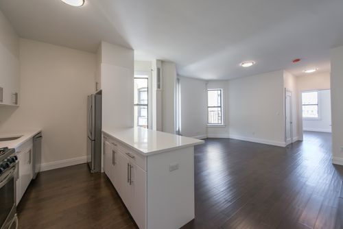 Building Photo - 17 W 125th St