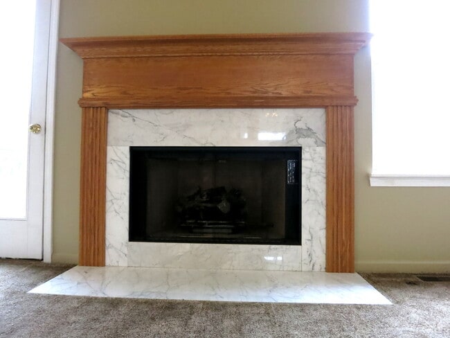 Building Photo - 2039 Tamahawk Ln