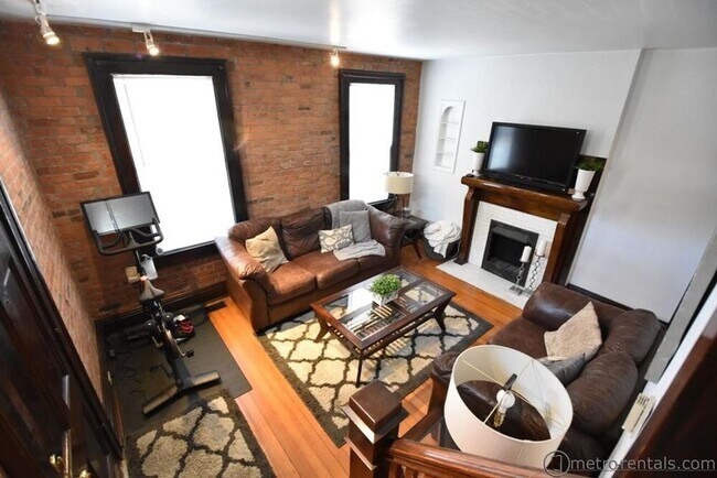 Building Photo - 912 Lazelle-130 Concord