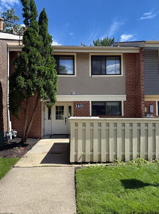 Building Photo - 149 Echelon Rd
