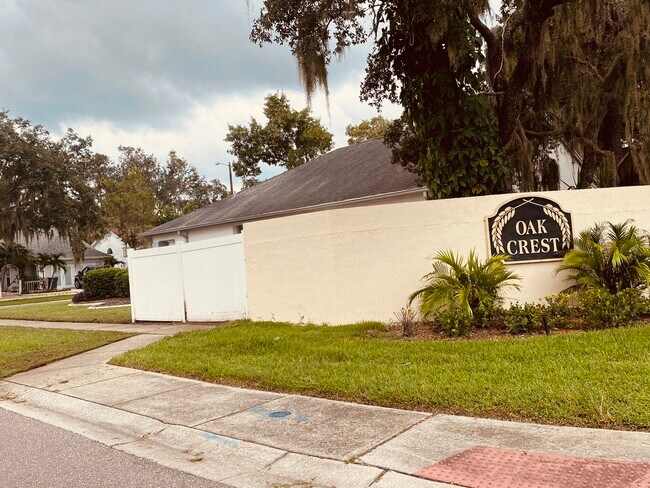 Foto del edificio - 3901 Penrod Ln