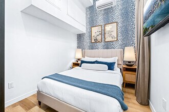 Building Photo - 168 McCaul St