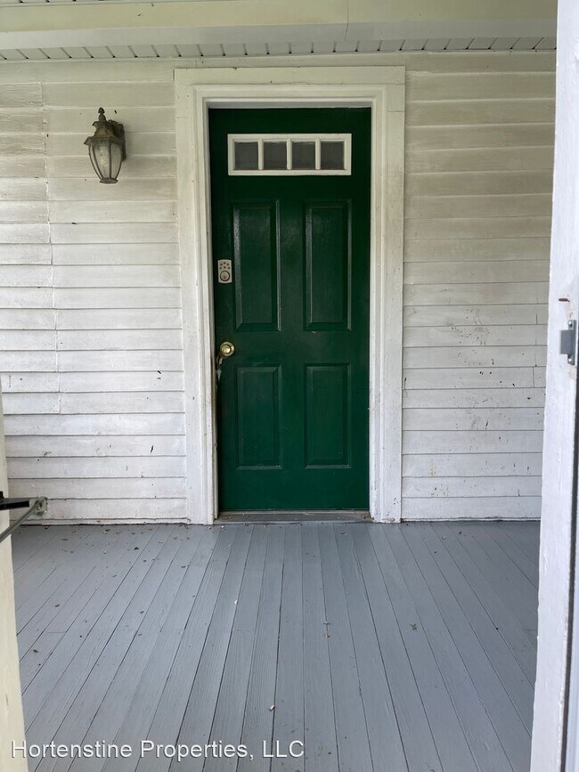 3 br, 2 bath House 612 S. 8th Street House Rental in Mattoon, IL