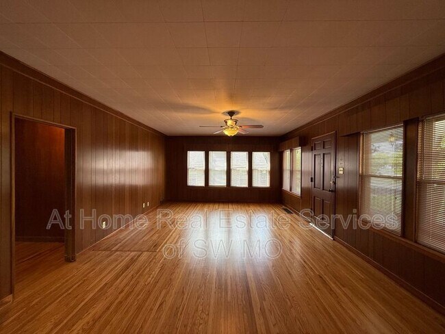 Foto del edificio - 1334 E Grand St