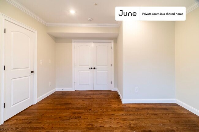 Foto del edificio - Room in Shared 4 bed/1.5 bath home