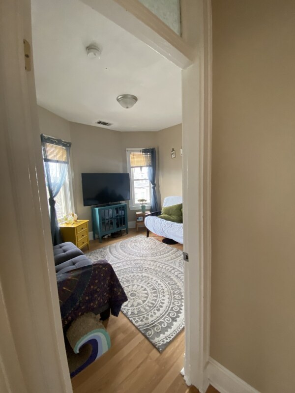 Building Photo - 32 Termine Ave