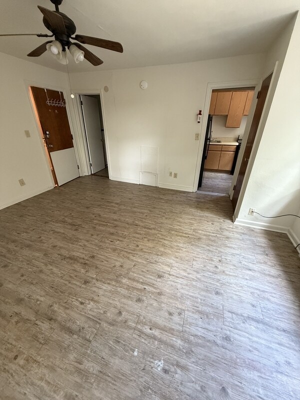 Foto del edificio - 825 Harrington Ave