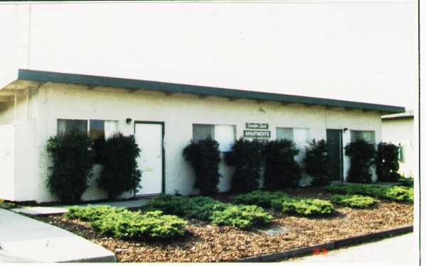 Foto del edificio - 8101 FOREST St
