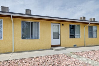 Building Photo - 531 S Angus Ave