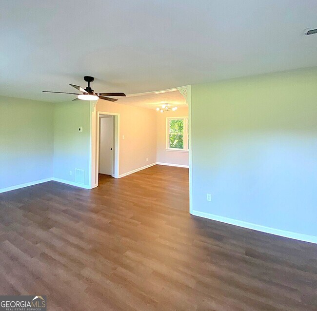 Foto del edificio - 1367 Stripling Chapel Rd