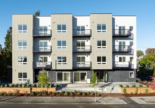 Foto del edificio - Welcome Home to Colby Heights, 1 Bedroom apartments Now Leasing!