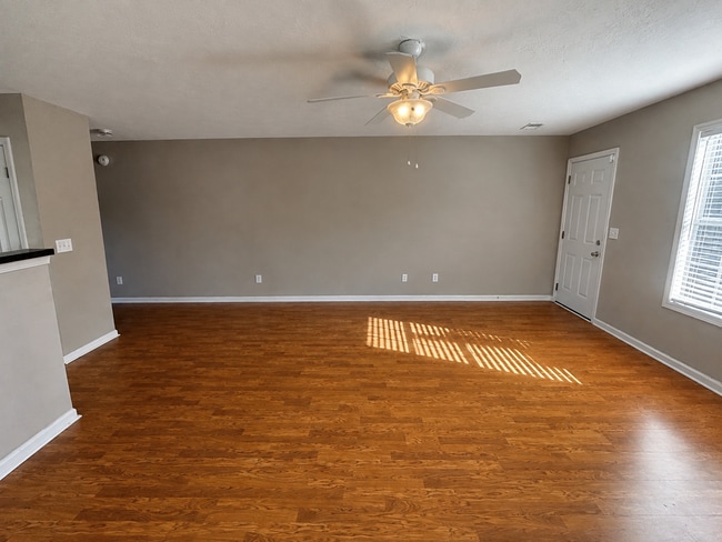 Building Photo - 318 Castle Ridge Dr