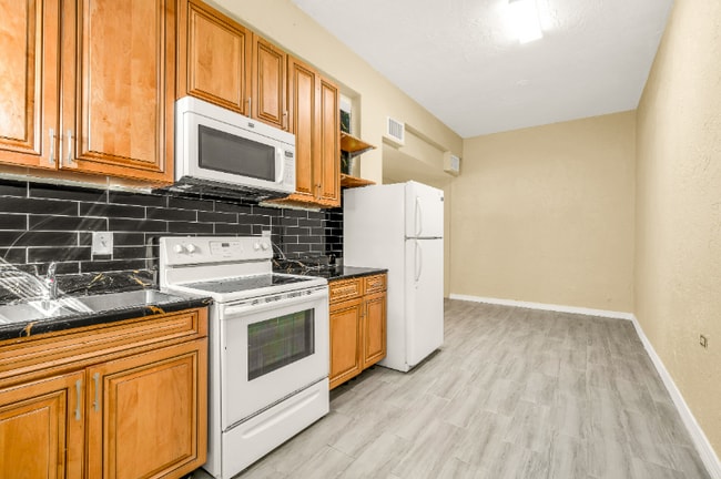 Photo - 751 NW 2nd St House