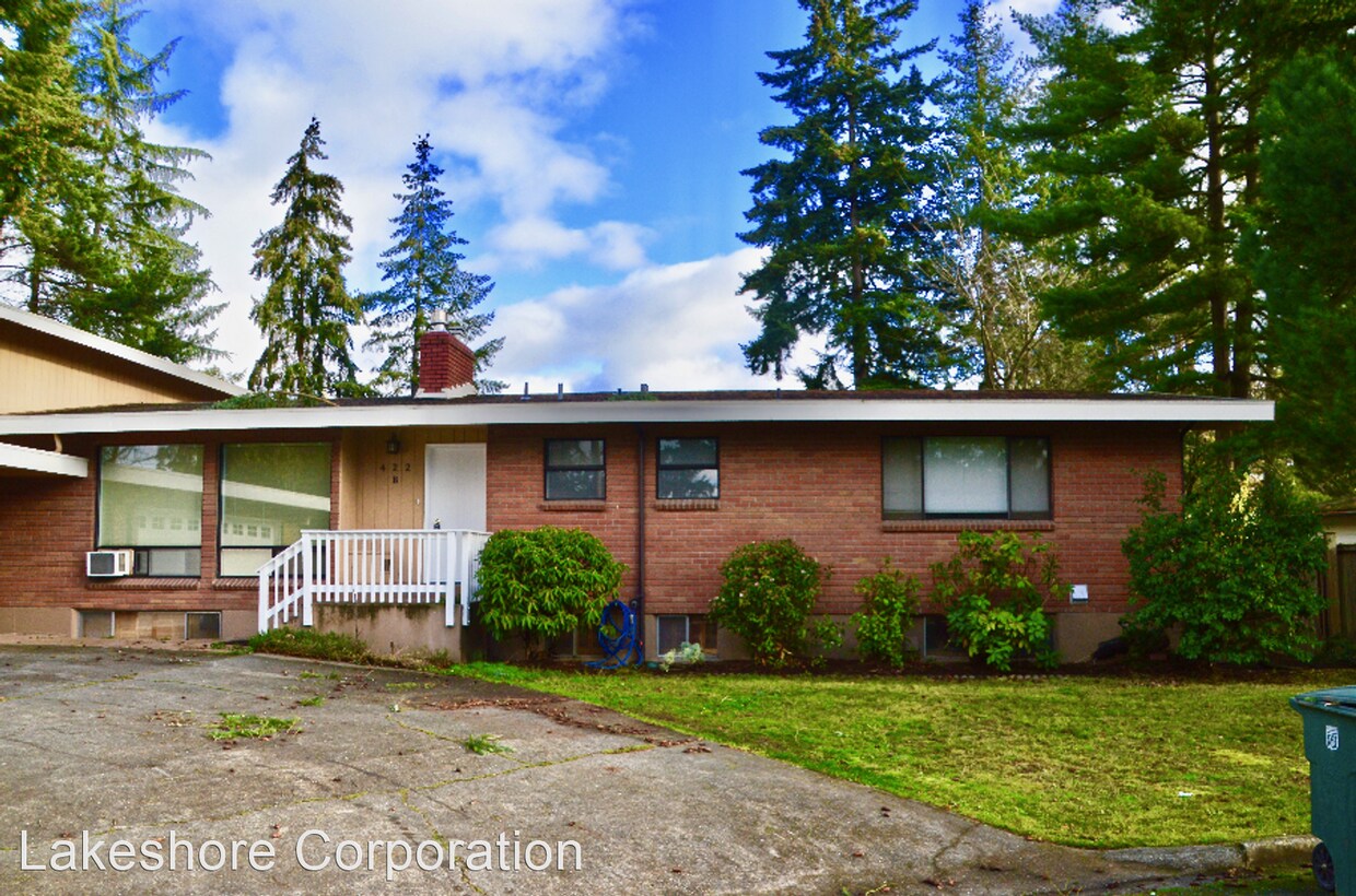 Primary Photo - 4 br, 2 bath House - 422 145th Ave NE B