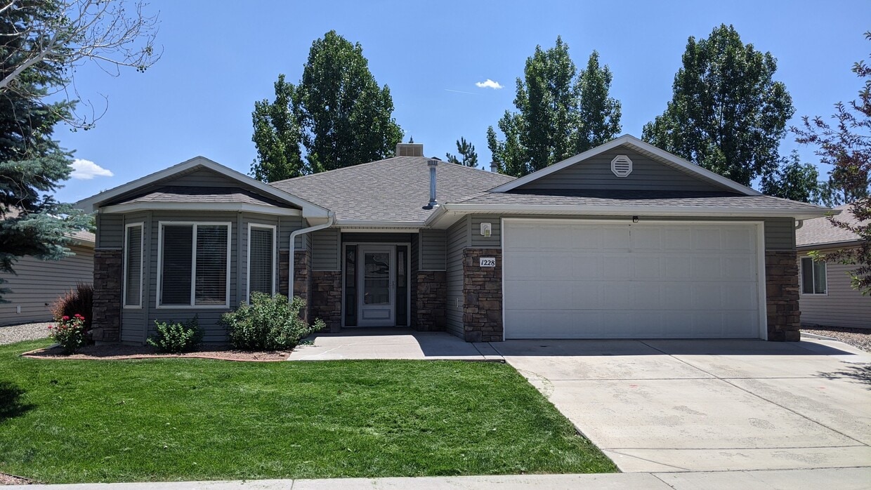 Primary Photo - 1228 Animas St