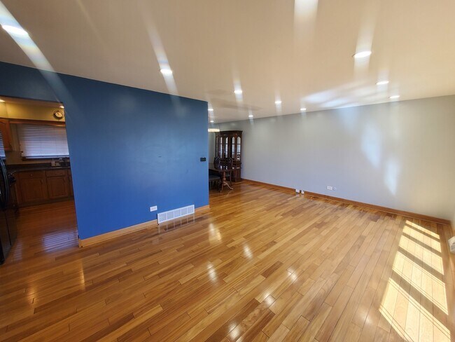Foto del edificio - 680 Manor Ct