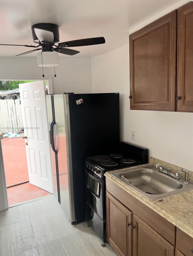 Primary Photo - 1216 SW 30th Ave