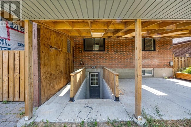 Building Photo - 59 Limevale Crescent