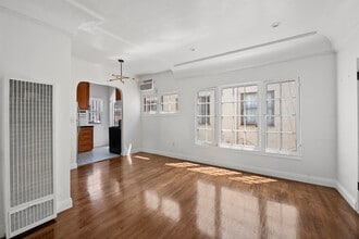 Building Photo - 647 N Spaulding Ave