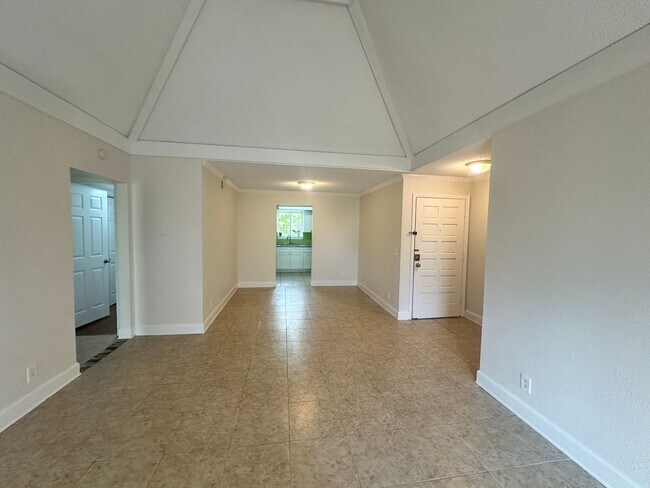 Building Photo - 3915 Toreador Ct
