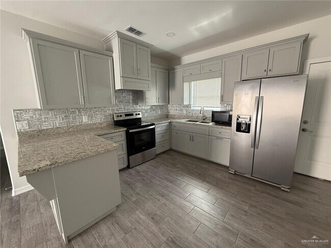 Foto del edificio - 5908 Puffin Ave