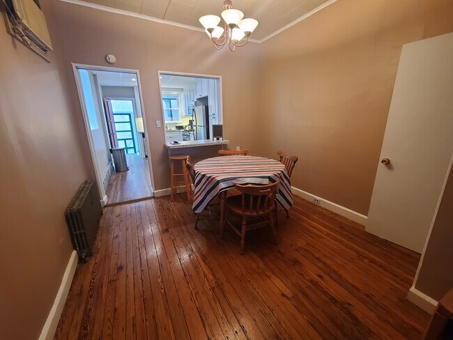 Foto del edificio - 2732 Brown St