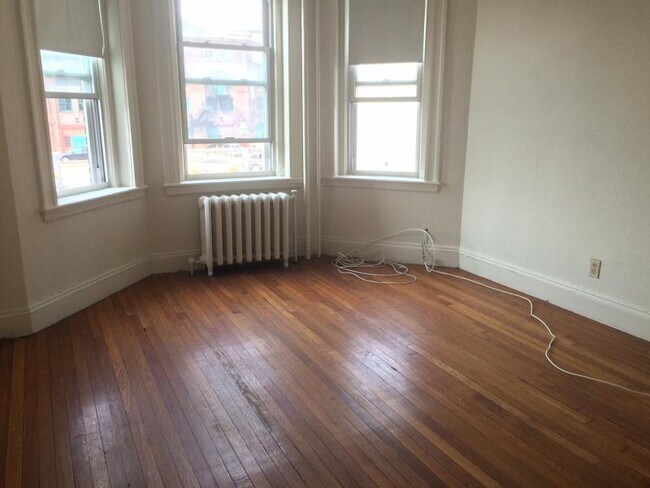 Building Photo - 1167 Boylston St