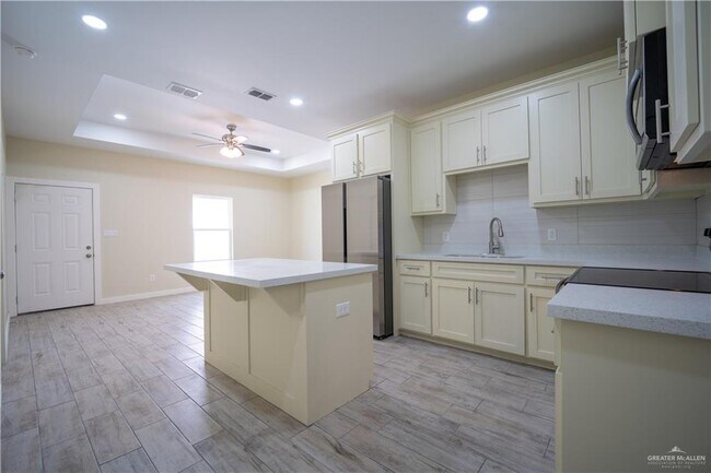 Foto del edificio - 15 Briggs Rd