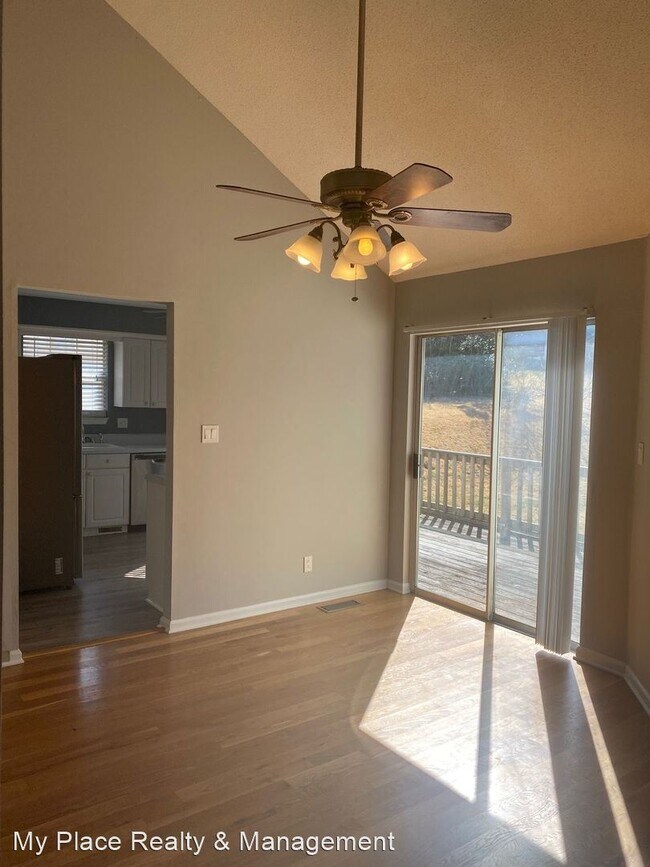 Building Photo - 3 br, 2 bath House - 2210 Ladd Dr