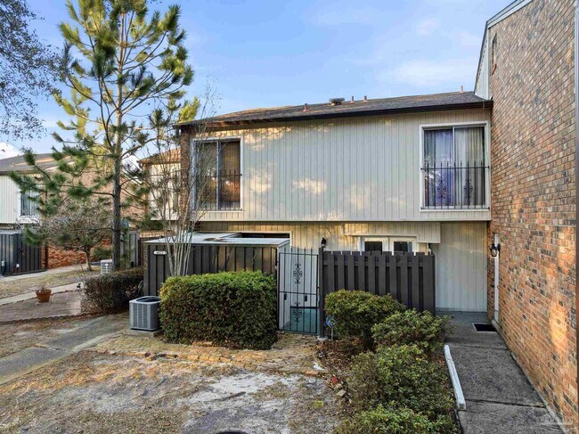 Foto del edificio - 4822 Huron Dr