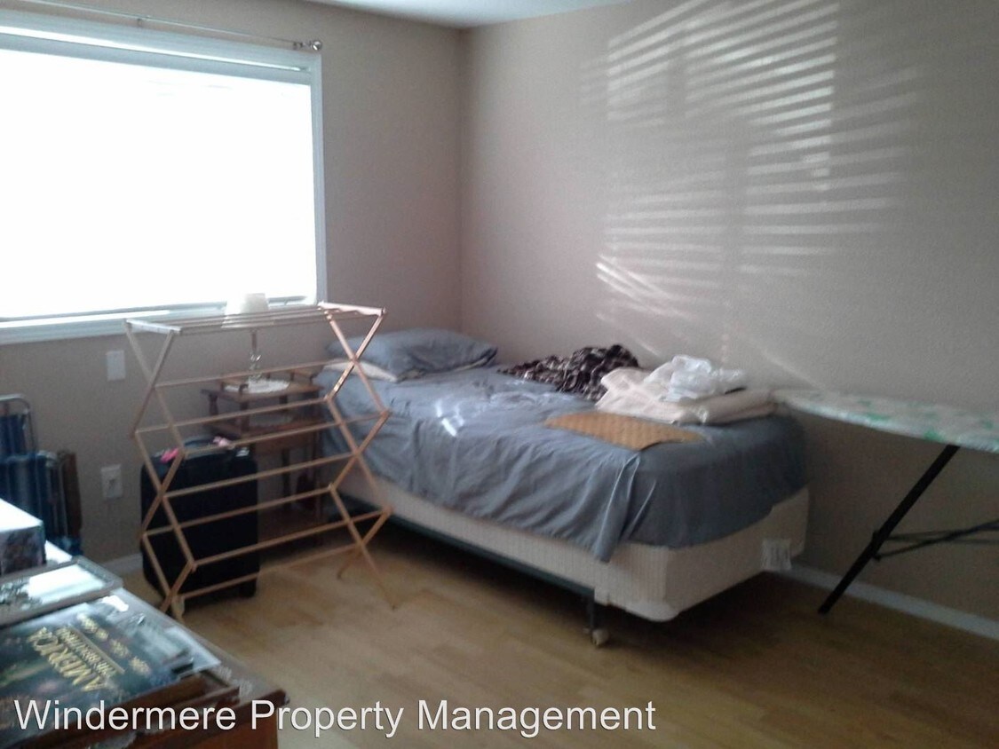 Foto del edificio - 504 Forest Cir