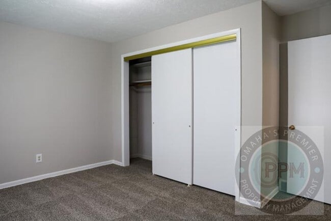 Building Photo - 8307 S 38th St