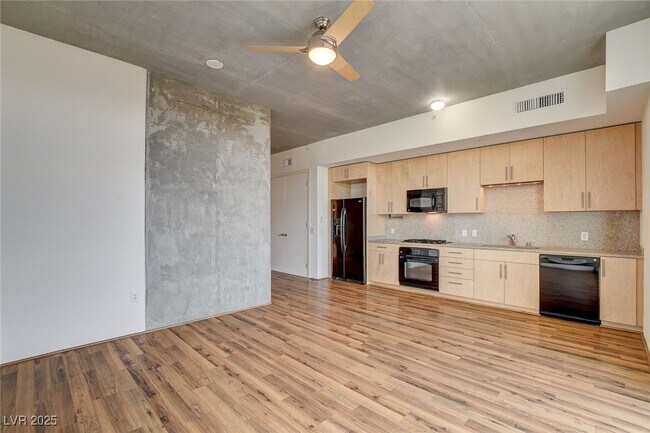 Foto del edificio - 353 E Bonneville Ave