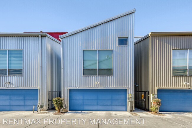 Foto del edificio - 3 br, 3 bath House - 1158 E. CARSON AVE