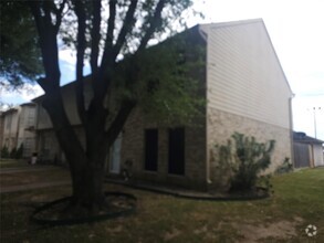 Building Photo - 1063 Birnham Woods Blvd