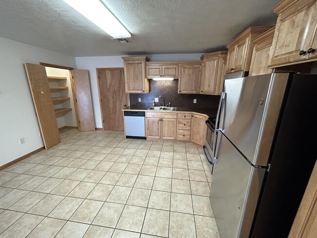 Building Photo - 2722 Ryan Rd