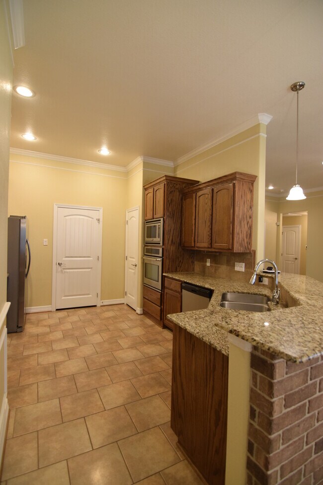 Building Photo - 2306 Duran Ct