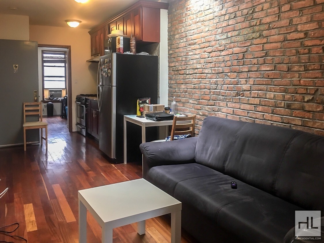Primary Photo - 700 Sackett St