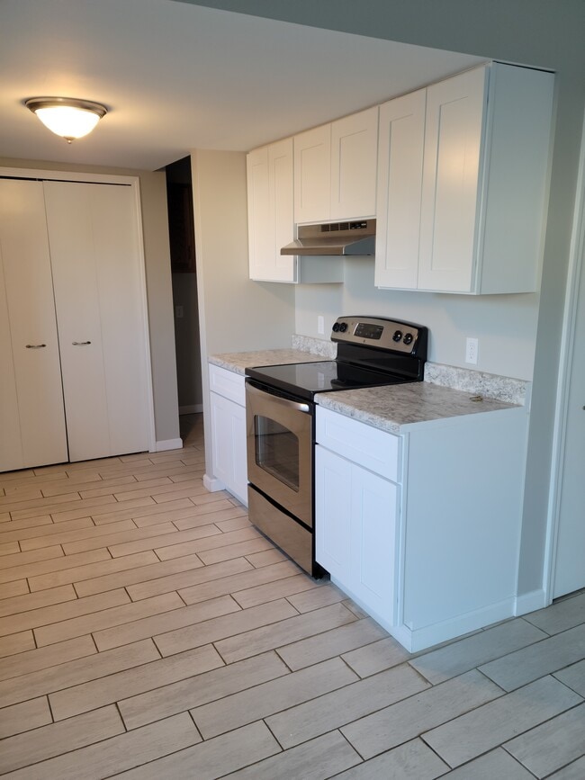 Building Photo - 815 Deer Run Dr