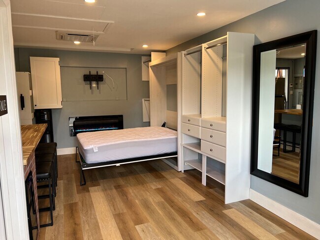 Foto del edificio - LINDEN WAY 5047-5049