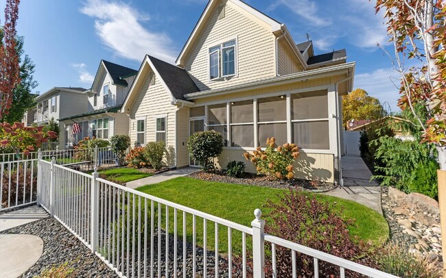 Foto del edificio - Beautiful 3 Bed 3 Bath home in the Heart of Eagle
