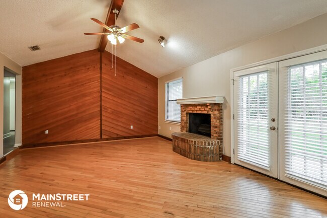 Foto del edificio - 12260 Governors Dr W