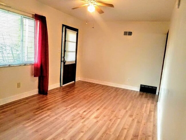 Foto del edificio - 512 Clinton St