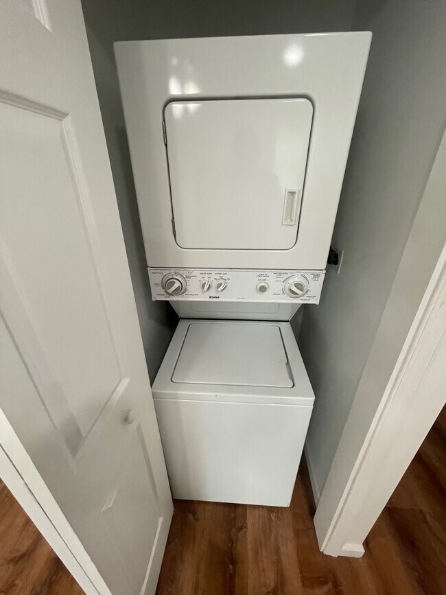 Laundry - 1836 McCulloh St
