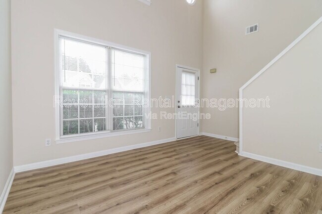 Building Photo - 2614 Regent Walk Dr