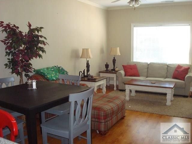 Foto del edificio - 460 Barnett Shoals Rd